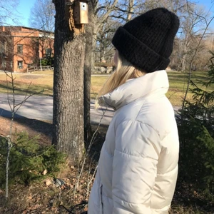 Beige jacka - Super fin beige jacka. Väldigt sparsamt använd och är i ny skick. Strl XS, men passar även XXS och S.  Köparen står för frakten🌸