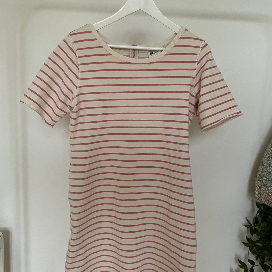 đđđRosa vit randig klĂ€nningđđđ