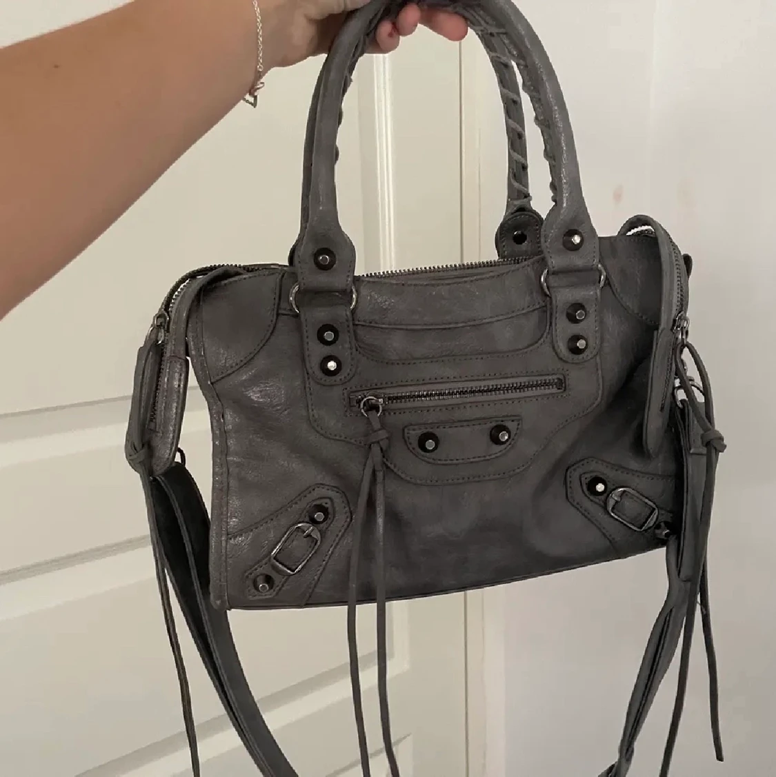 Balenciaga likanande väska