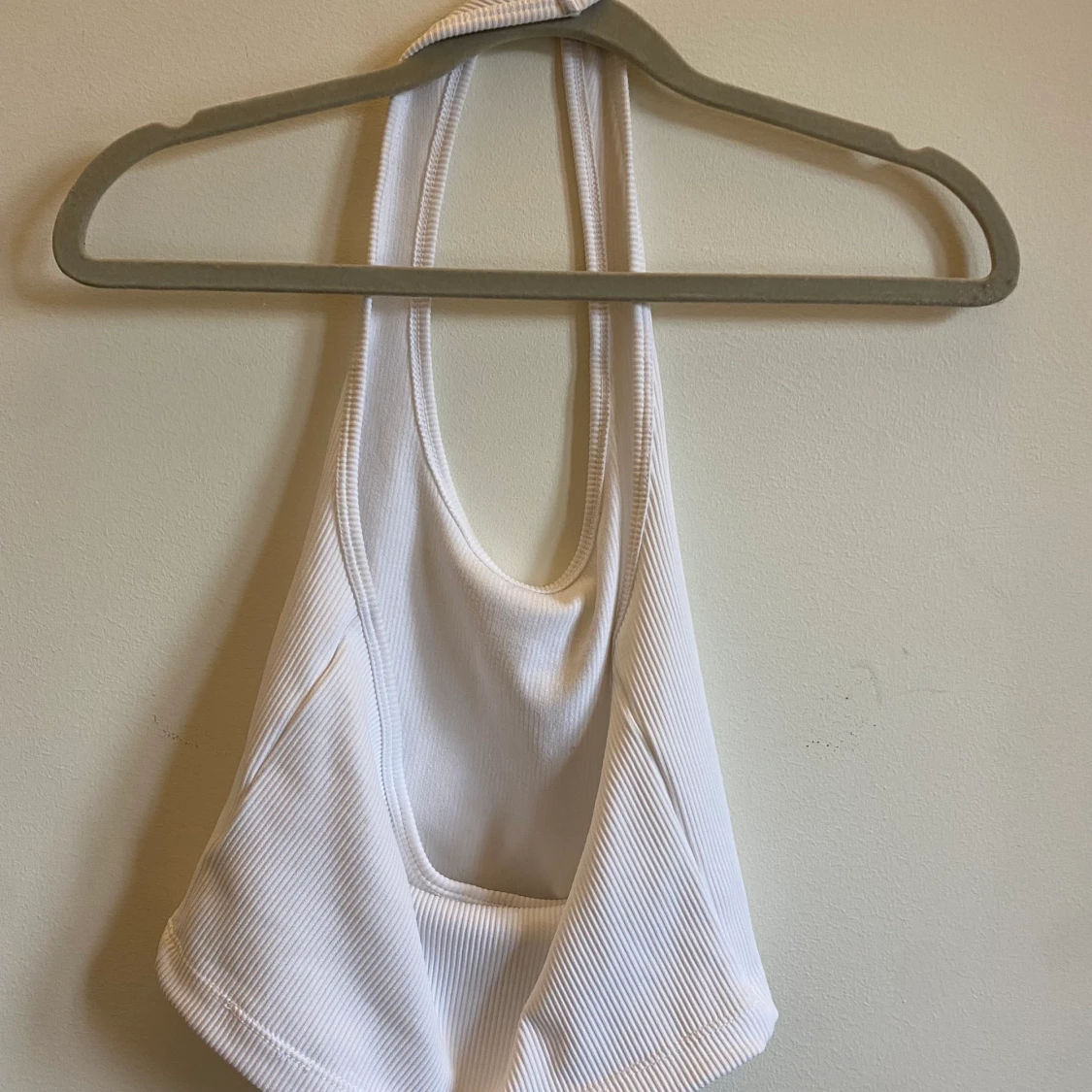 Vitt linne med öppen rygg - 90