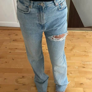 Jeans - Slita baggy jeans från pull and bear. 