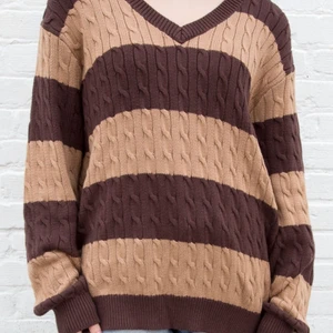 Brandy Melville Nikki Sweater - super fin nikki sweater från brandy, pris kan diskuteras:)