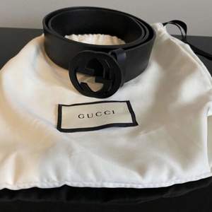 1:1 Kopia Gucci GG bälte användas ett tag. Bra material kan frakta över hela Sverige