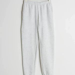 Mjukisbyxor från Gina - Säljer mina mjukisbyxor från Gina Tricot😍 Aldrig använda😊