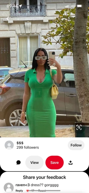 Grön klänning från Berska  - En grön tajt ribbad klänning från Bershka som har använts ett par gånger. I fint skick.  