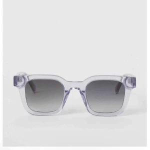 Chimi solglasögon  - Ett par skitsnygga chimi 04😍 Kan tänka mig att byta mot en annan färg i 04 modellen!