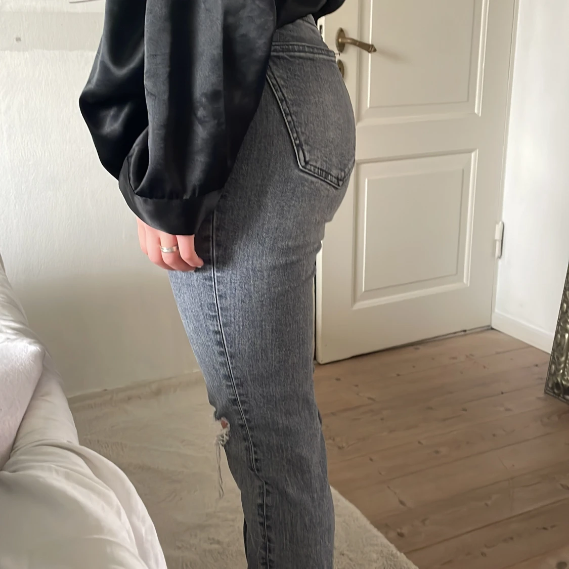 Gråa jeans från zara  - 90