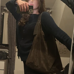 WERA väska - Säljer denna sjukt snygga väskan, har bara använt 2 gånger så den är i bra skick! Nypris 1400