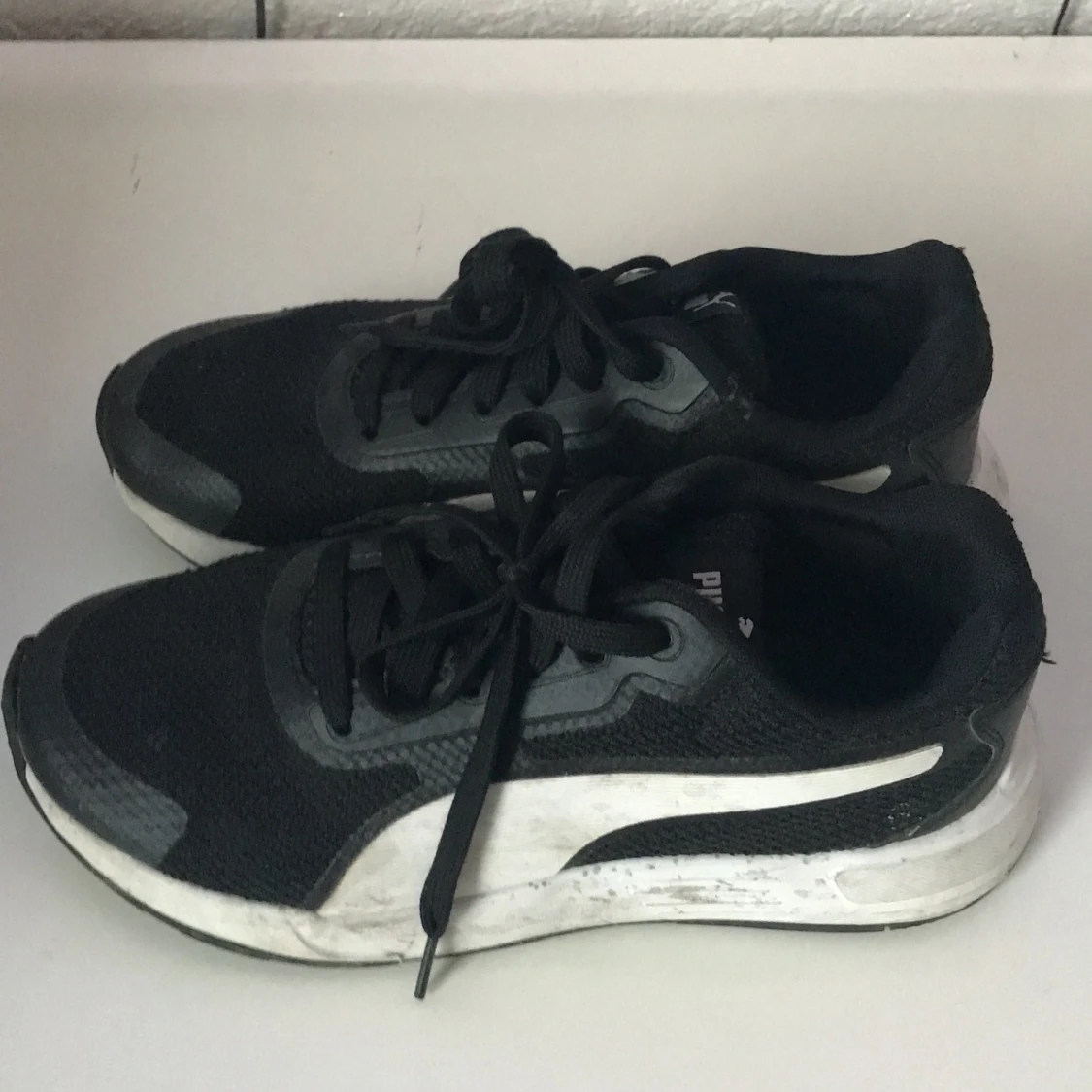 Säljer de för passar inte mig längre och har köpt nya  - 90