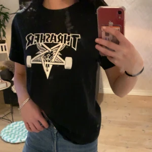 Thrasher tshirt - Äkta thraser T-shirt i S