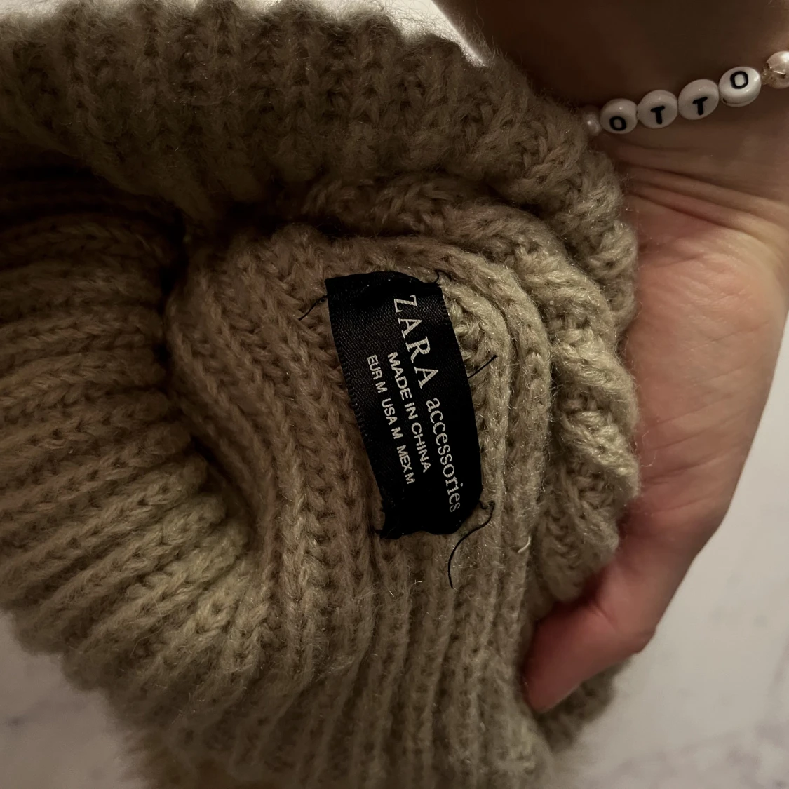 Mössa från SARA  - 90