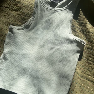 gina tricot linne - Ljusblått/grönt basic linne från ginatricot 🤩🤩