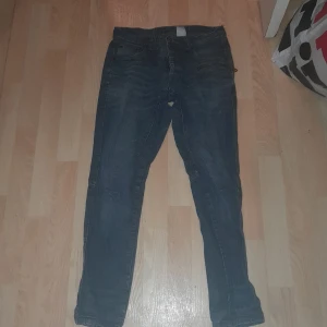 Jeans - its in good condition, no holes, never used it