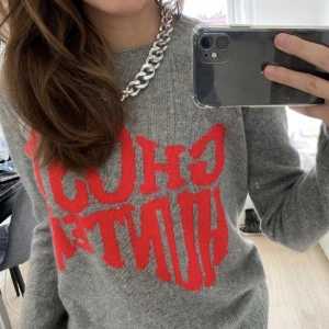 From future tröja❤️ - Sjukt snygg och cool, men kommer ej till användning, inga defekter❤️