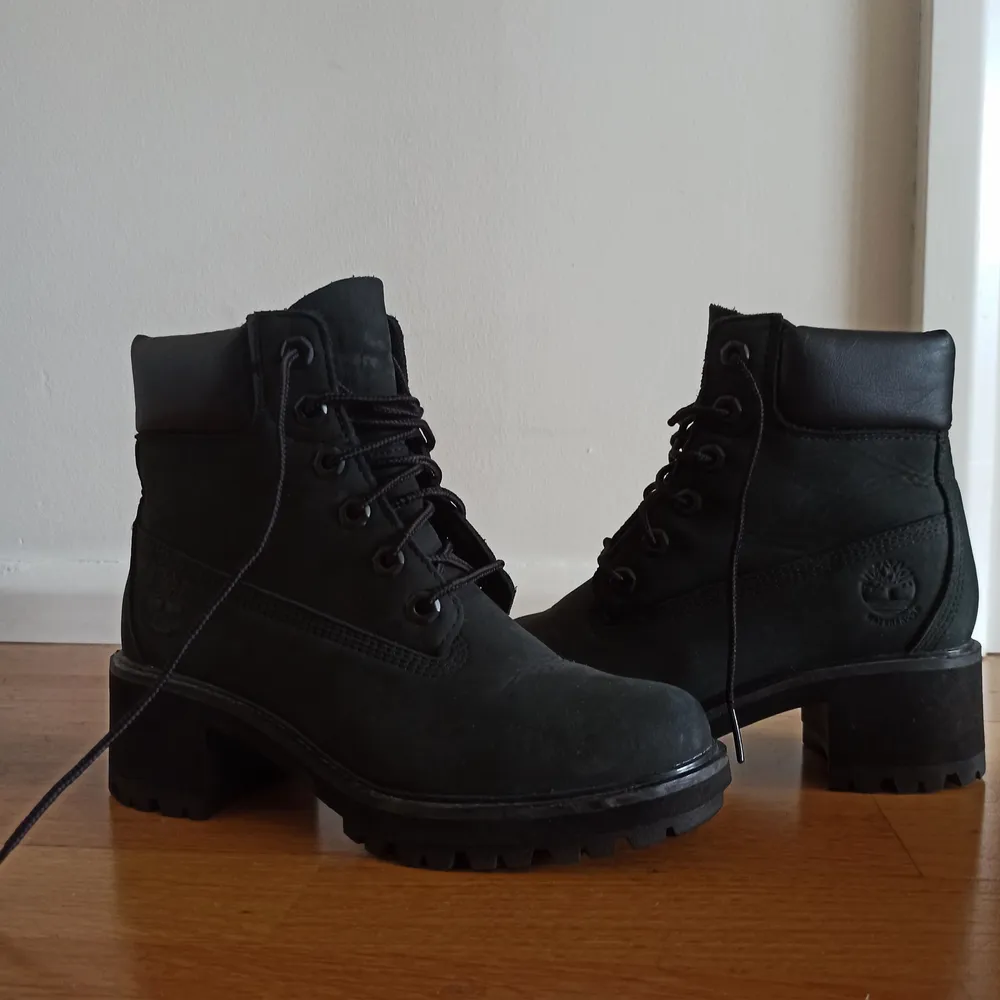 Timberland waterproof boots color black and size 36. Very confortable and in very good condition. . Skor.