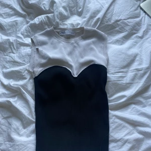 Topp  - topp från zara knappt använd