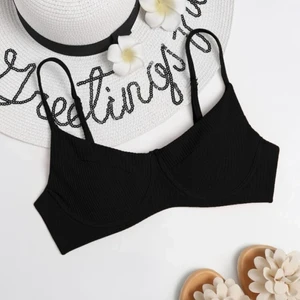 Bikiniöverdel  - Svart bikiniöverdel i storlek S, ifrån Shein ALDRIG ANVÄND