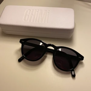 Chimi #002 - Har tyvärr inte kommit till så mycket användning. Modell 002 i färgen Berry. Väldigt bra skick, som nya!  