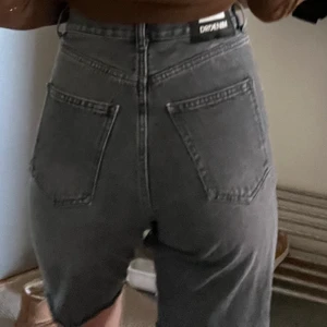 Dr denim shorts - Använda enstaka gånger!! Bra passform och riktigt snygga, men inte riktigt min stil.