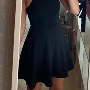 Klänning  - Aldrig använd 
