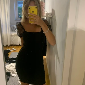 Klänning - En favorit klänning som jag inte använder så mycket mer ❤️ bekväm & super fin när man är brun