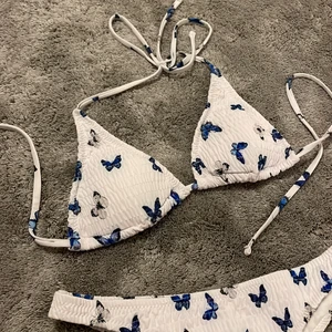 Bikiniset - Oanvänt bikiniset från shein. Storlek M men passar mer en XS/S och därav för liten på mig. 