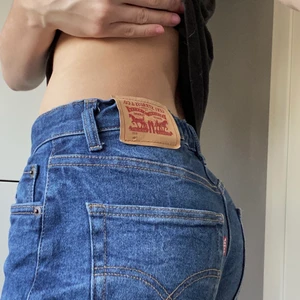 Levis jeans - Jättesköna Levis jeans som inte kommer till användning längre. Jag är 160cm. Kan spännas in i midjan. Frakt tillkommer.