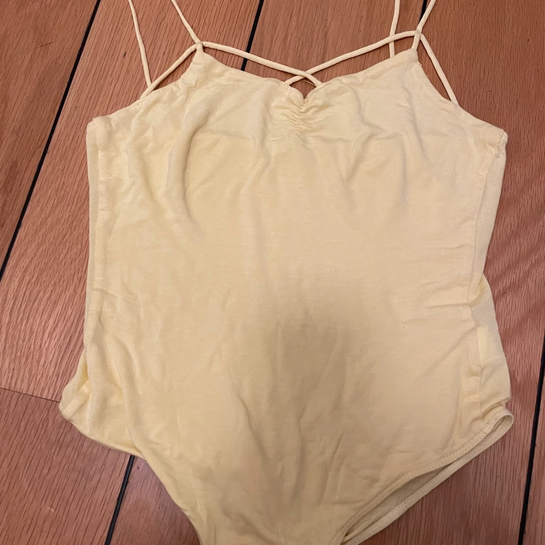 Gul body Tally Weijl stl M/S