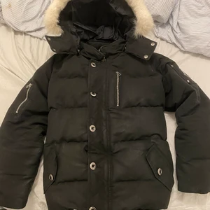 Moose knuckles  - Hej jag säljer min moose knuckles q3 jacka då jag inte använder den längre 