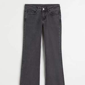 Säljer dessa helt nya slutsålda low Waist jeans 🖤💕 