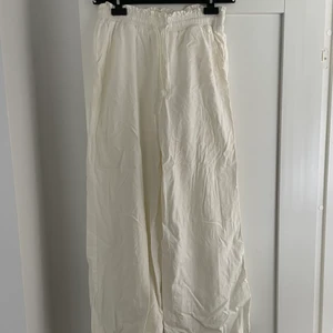 Linnebyxor i storlek M  - Linnebyxor (Inte genomskinliga)