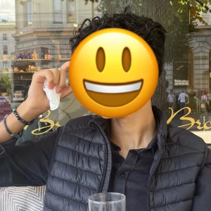 Väst  - Väst - Save the duck  Storlek : Small  Pris : 700 kr 