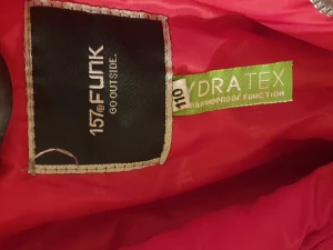 Barnkläder  - Den jätte bra och passar flicka 