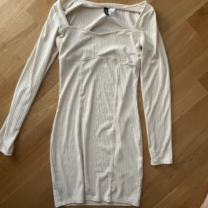 Beige klänning - Fin sommarklänning från h&m <3 