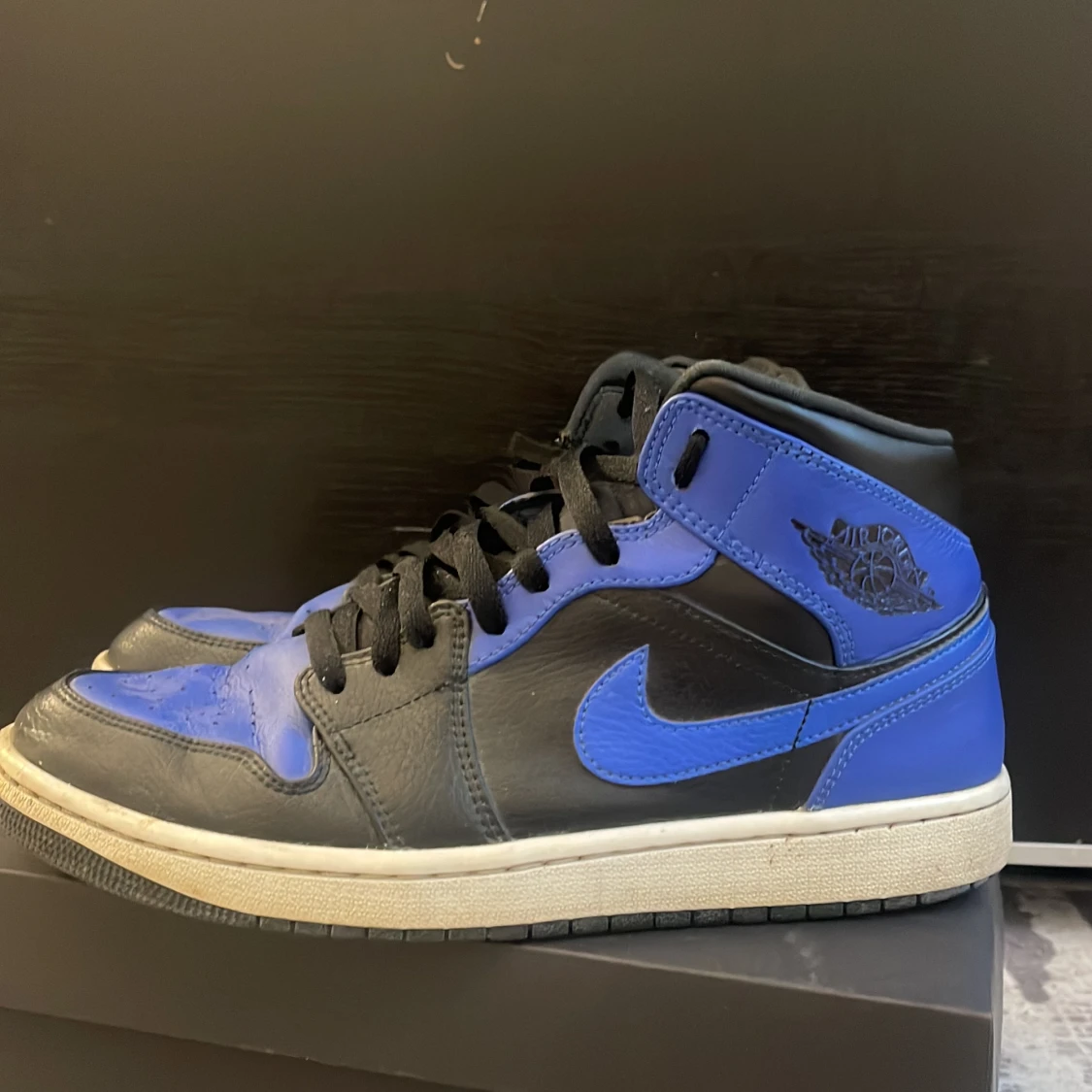 JORDAN 1 "HYPER ROYAL" MID