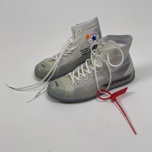 Converse x Offwhite - Offwhites collab m converse. Feta men för små för mig :/