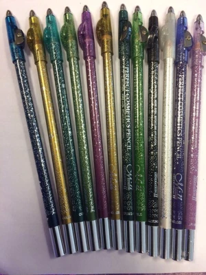 Eyeliner med Pennvässare  - Ca 18.50 cm lång  Alla färger kvar  25kr/st  Samma frakt 