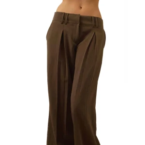 lågmidjade kostymbyxor  - kostymbyxor med låg midja från urban ! Använda en gång = nyskick 👖 Fett sköna, fett snygga, fett trendiga! 🔥 