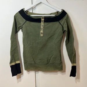 Miss sixty  - Off shoulder  Urtvättad  Använt skick 