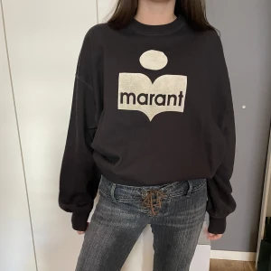 Oversize isabel marant tröja - Snygga å skönt tröja ifrån isabel marant, använt fåtal gånger så nästan som ny!❤️❤️