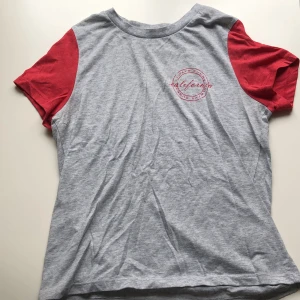 T-shirt - Skön bomulls-tshirt. 💗