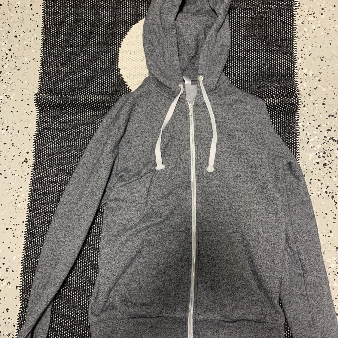 Divided zip-up Huvtröja