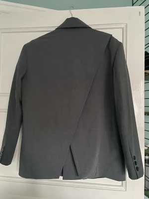 Zara Blazer  - Slit back detail  Good condition RRP 900 