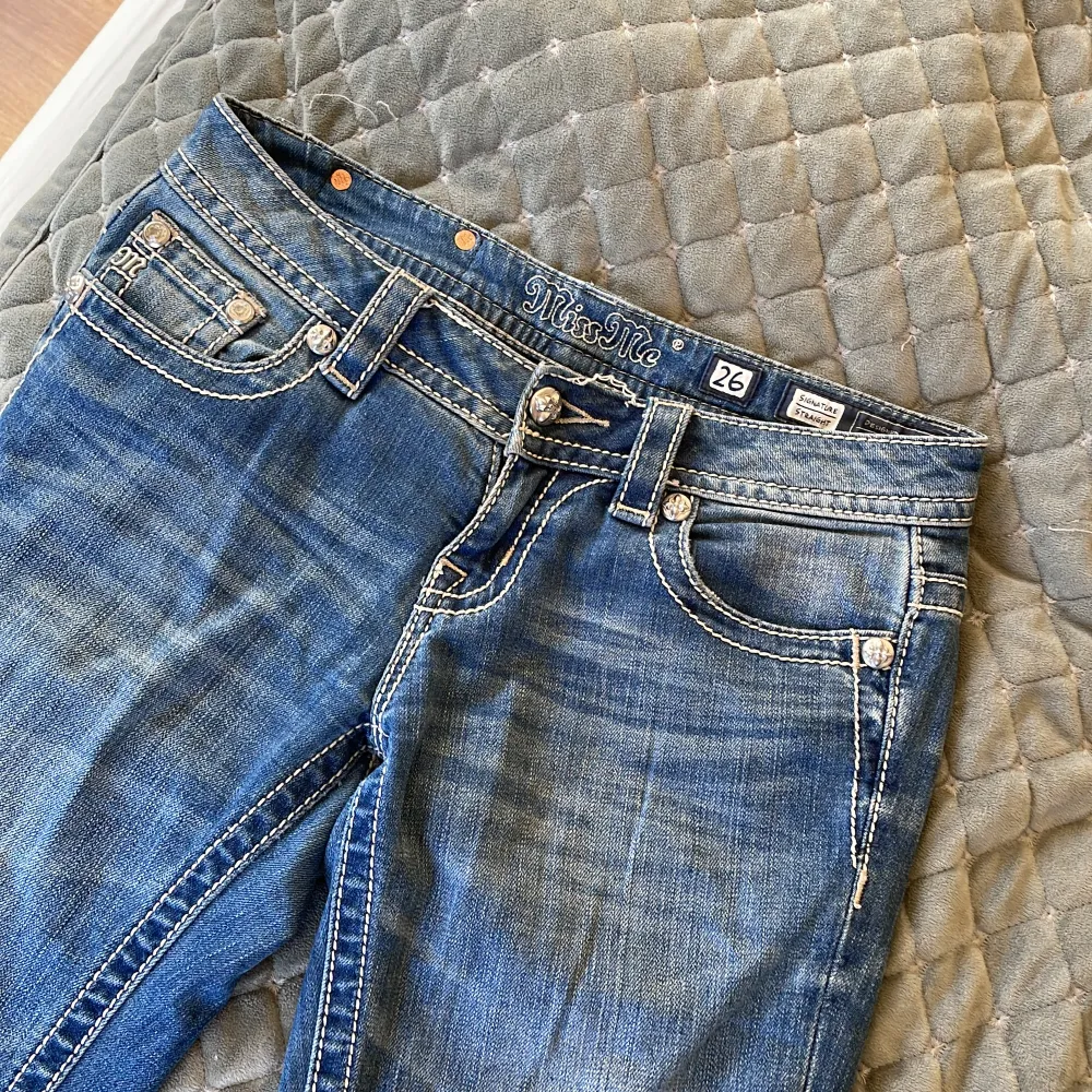 Miss Me jeans i nytt skick, för små för mig så i princip oanvända. . Jeans & Byxor.