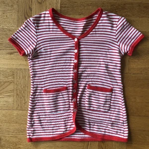 Söt t-shirt  - Röd t-shirt 