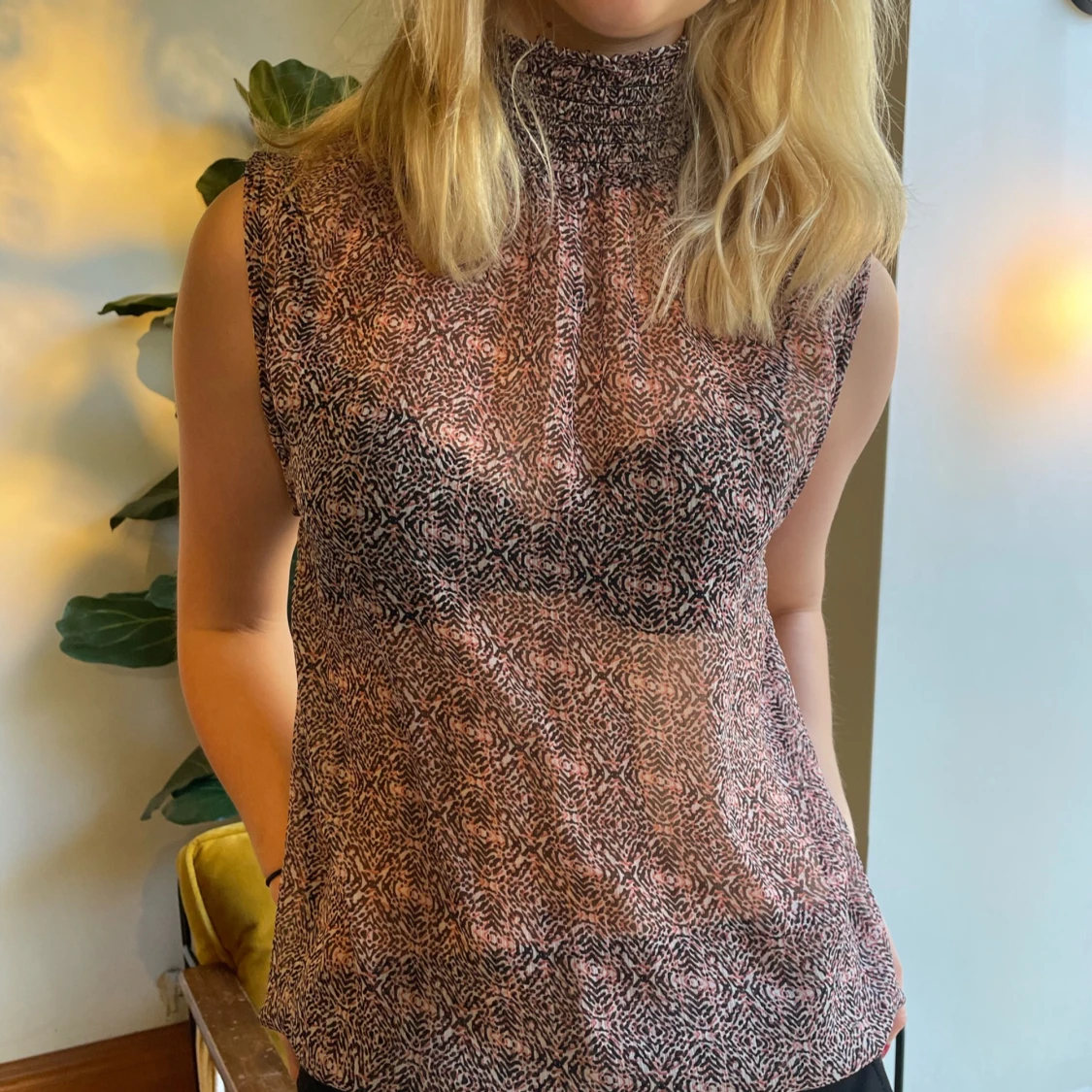 Blus med hög krage - 90