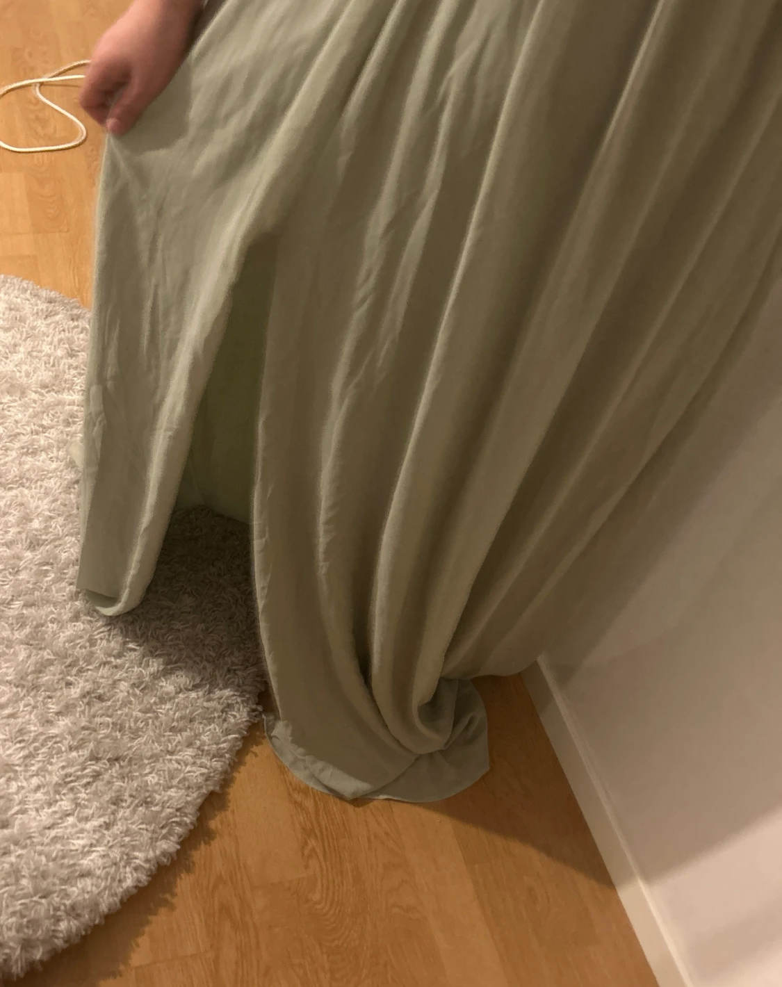 Ljusgrön one shoulder klänning - 90