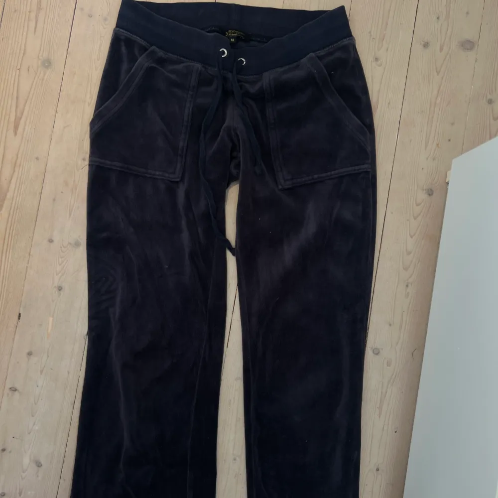 Mysbyxor från Juciy Couture i mörkblå. Strl. Xs. . Jeans & Byxor.