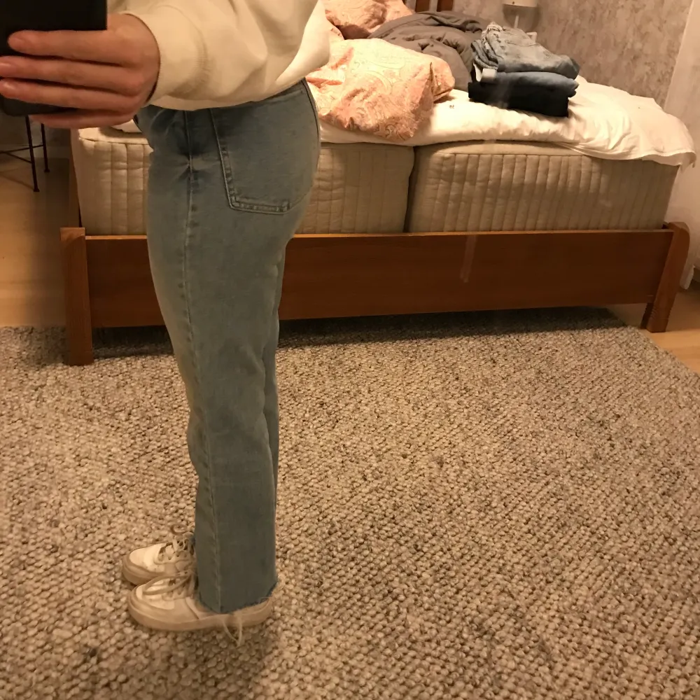 Svin sköna och snygga jeans från Gina, säljer pga av att det blivit för korta . Jeans & Byxor.