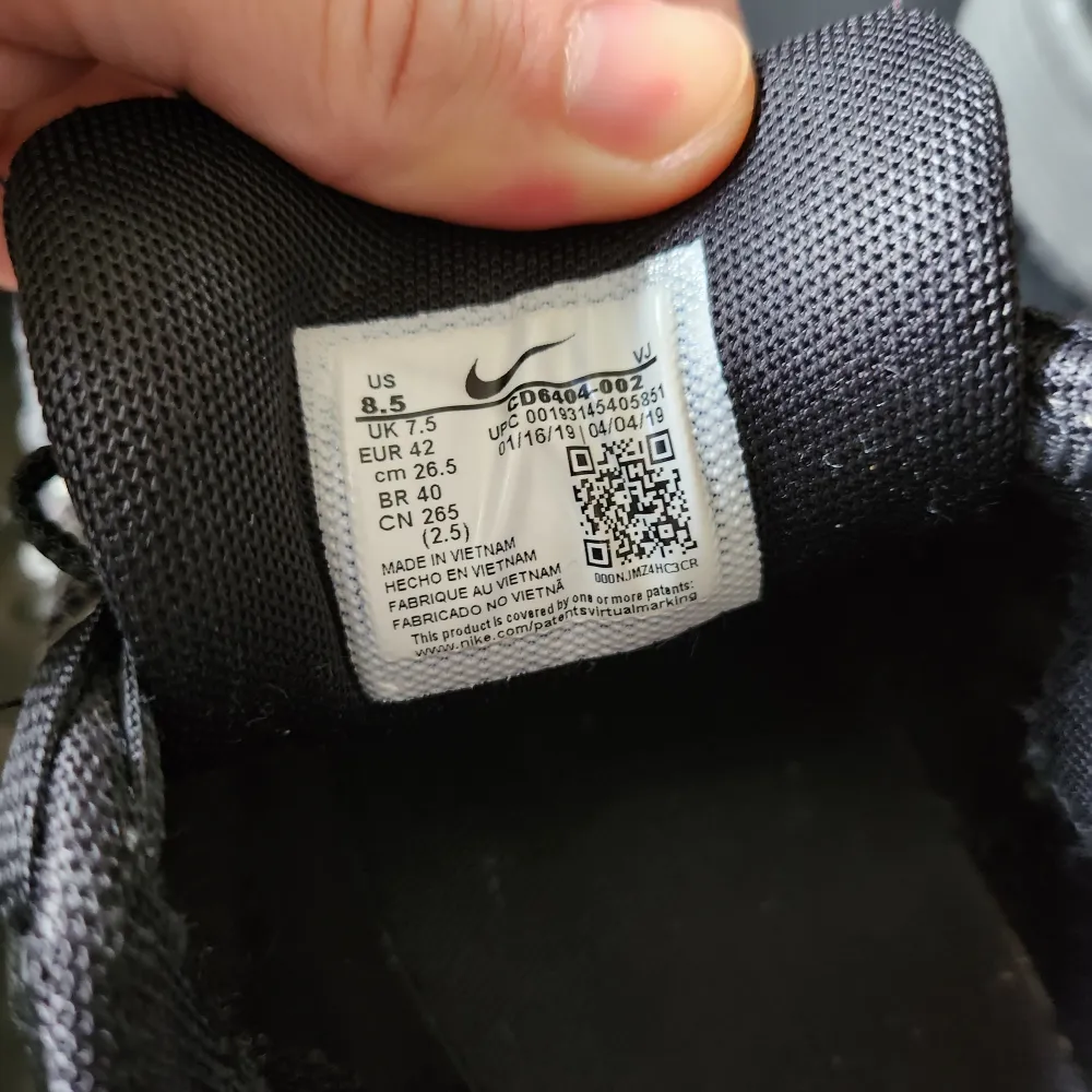 Ett par rumners från Nike, fåtal gånger använda, tvättas innan dem skickas, ingen box finns kvar tyvärr. . Skor.